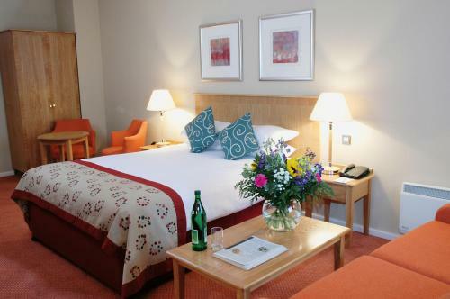 Oxford Witney Four Pillars Hotel