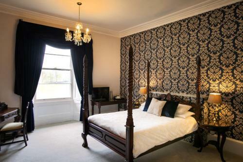 Hostal Elm Grove Country House