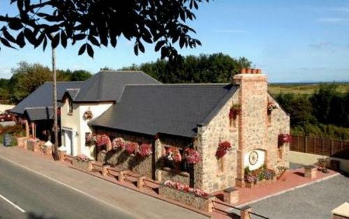 Hostal New Overlander Restaurant & Accommodation