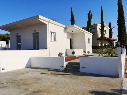 X.d Paisiou Villa