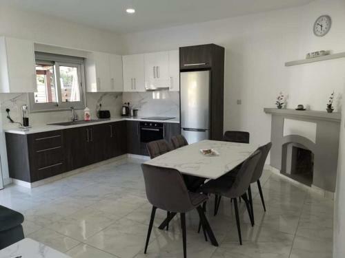 X.d Paisiou Villa