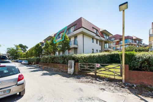 Bright Apartment With 2 Terraces In De Panne