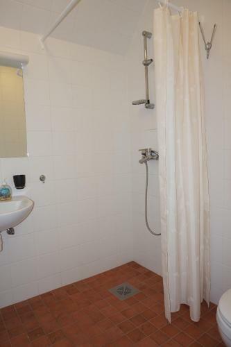 Hostal Pargi 5 Guesthouse