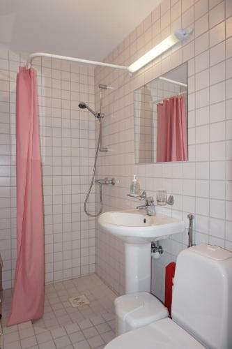 Hostal Pargi 5 Guesthouse