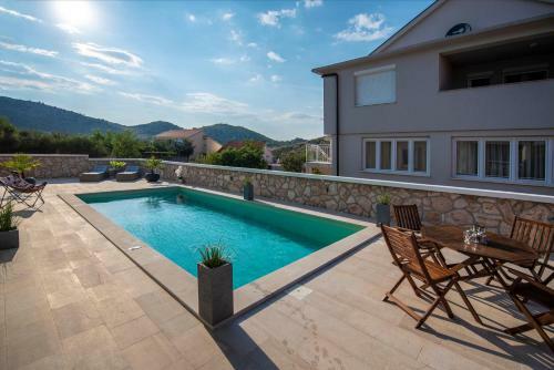 Villa Nalla Near Dubrovnik With Pool