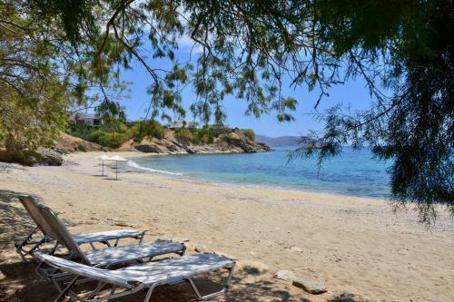 Beach House Set In A Beautiful Bay