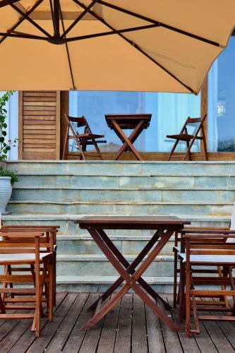 Beach House Set In A Beautiful Bay