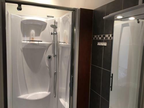 Hostal Les Voisins De Mr Sax