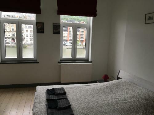 Hostal Les Voisins De Mr Sax