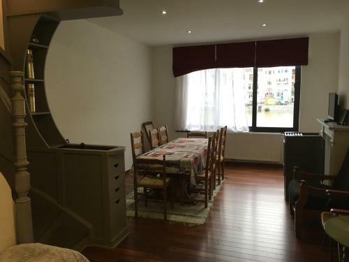 Hostal Les Voisins De Mr Sax