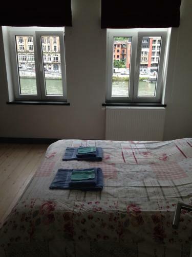 Hostal Les Voisins De Mr Sax