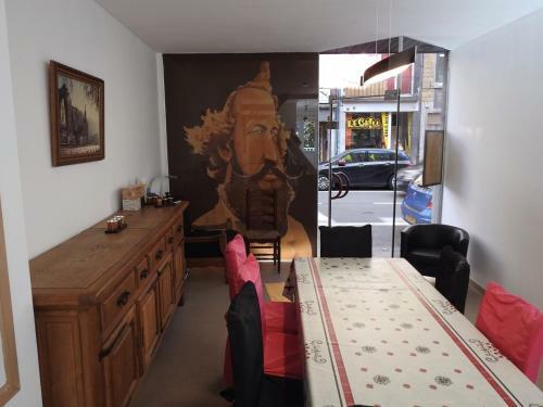 Hostal Les Voisins De Mr Sax