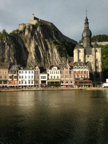 Hostal Les Voisins De Mr Sax