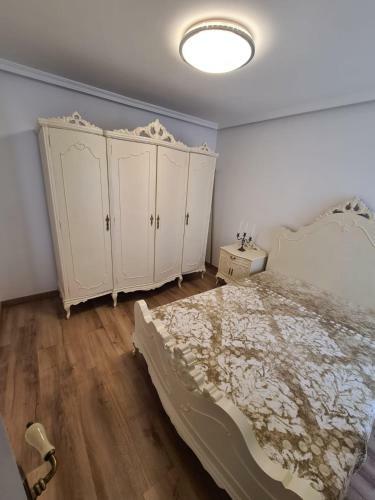 Retro 1 Bedroom Apartment