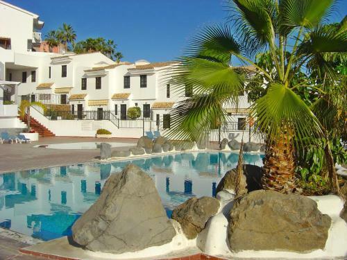 Remarkable 2-bed House In Chayofa With Pool