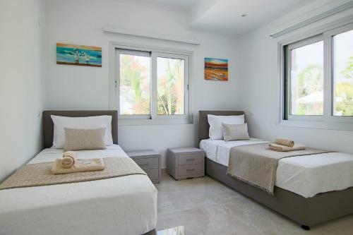 Phaedrus Living Luxury Villa Ellison
