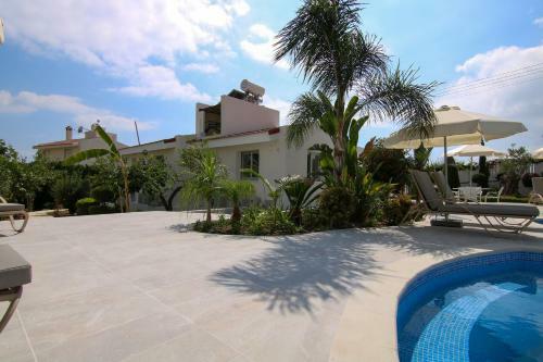 Phaedrus Living Luxury Villa Ellison