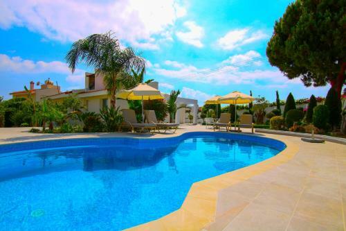 Phaedrus Living Luxury Villa Ellison