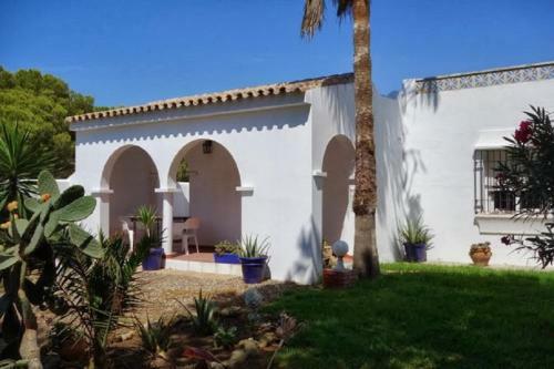 Villa Malyma Zahora - Beach Front 10,000m2 Botanic Garden