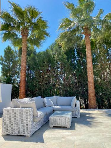 Luxury Villa Roma Near The Beach