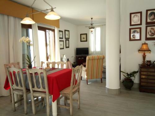 Chalet En Zahora/ca�os De Meca