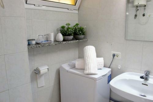 Sea And Pool View Apartment Bamira