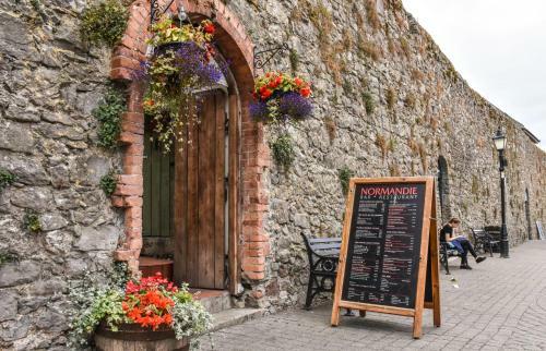 Hostal The Normandie