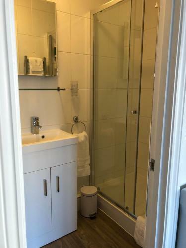 Hostal Rebleen Guest House