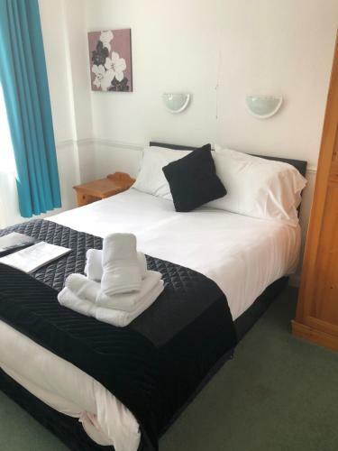 Hostal Cottage Court Hotel