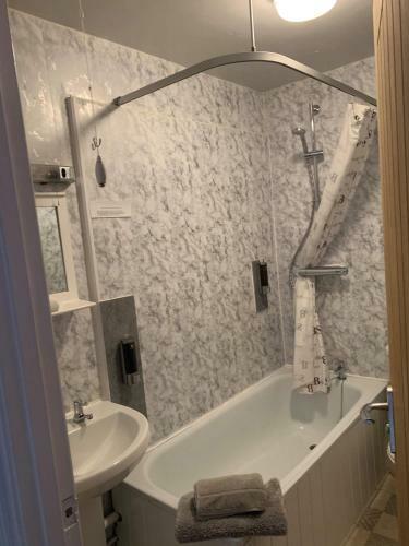 Hostal Croyland Guest House