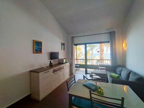 Sun Club Apartment On The Beach #4