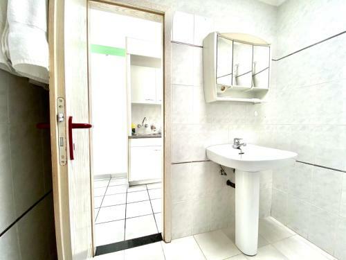 Cozy Apartment Wifi, Swimming Pool, Direct Access To The Beach