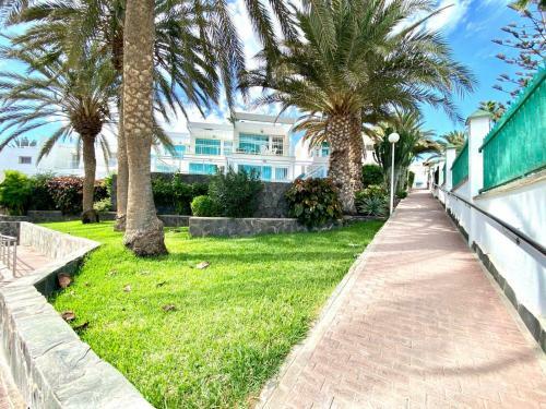 Cozy Apartment Wifi, Swimming Pool, Direct Access To The Beach