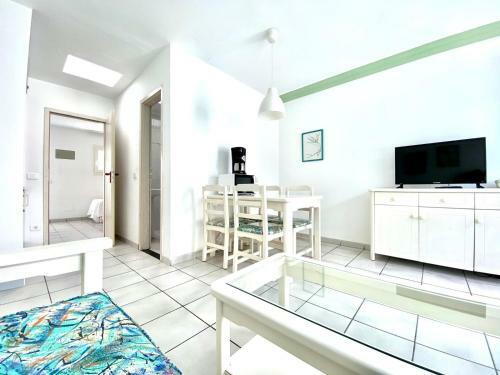 Cozy Apartment Wifi, Swimming Pool, Direct Access To The Beach