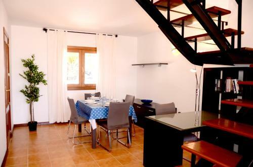 Apartamento B16-d�plex Luminoso+ Piscina A 150 M Del Mar