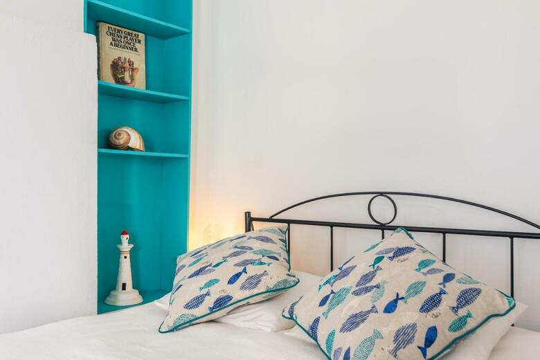 Aquanis Milos Apartments
