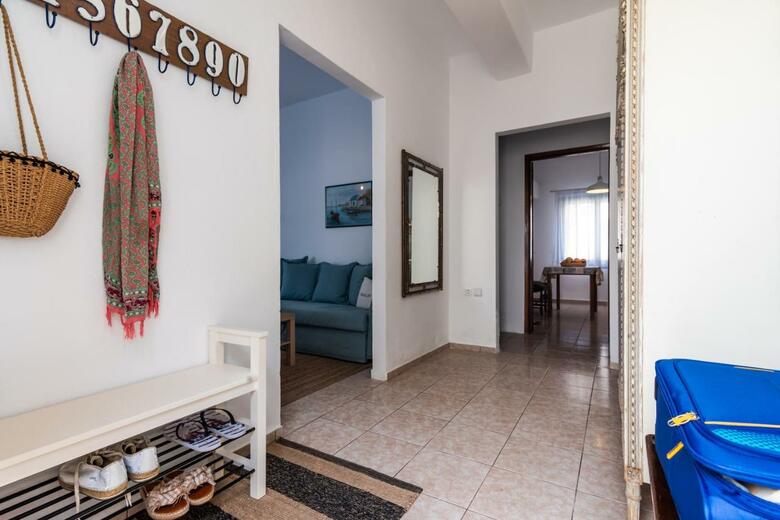 Aquanis Milos Apartments