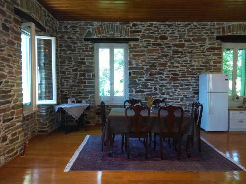 Villa Marina Traditional Stonehouse