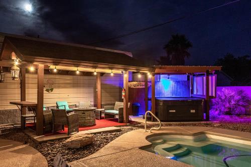 Entertainers Dream, Pool, Spa, & Fire Pit