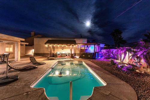 Entertainers Dream, Pool, Spa, & Fire Pit