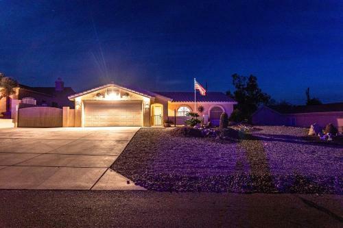 Entertainers Dream, Pool, Spa, & Fire Pit