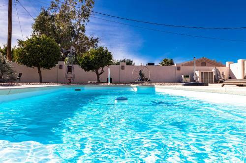 Entertainers Dream, Pool, Spa, & Fire Pit