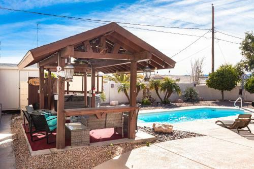 Entertainers Dream, Pool, Spa, & Fire Pit