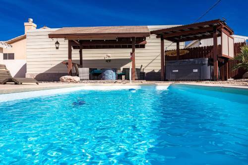 Entertainers Dream, Pool, Spa, & Fire Pit