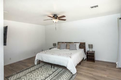 New! Cozy Casa W/ Boat Parking, Firepit, & Bbq