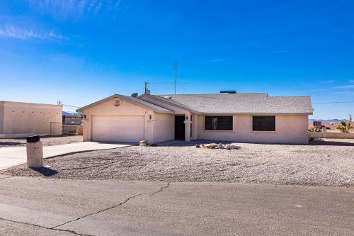 New! Cozy Casa W/ Boat Parking, Firepit, & Bbq