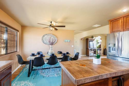 New! Havasu Oasis, Views, Pool & Hot Tub