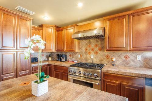 New! Havasu Oasis, Views, Pool & Hot Tub