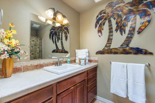 New! Havasu Oasis, Views, Pool & Hot Tub