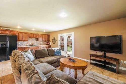 New! Havasu Oasis, Views, Pool & Hot Tub